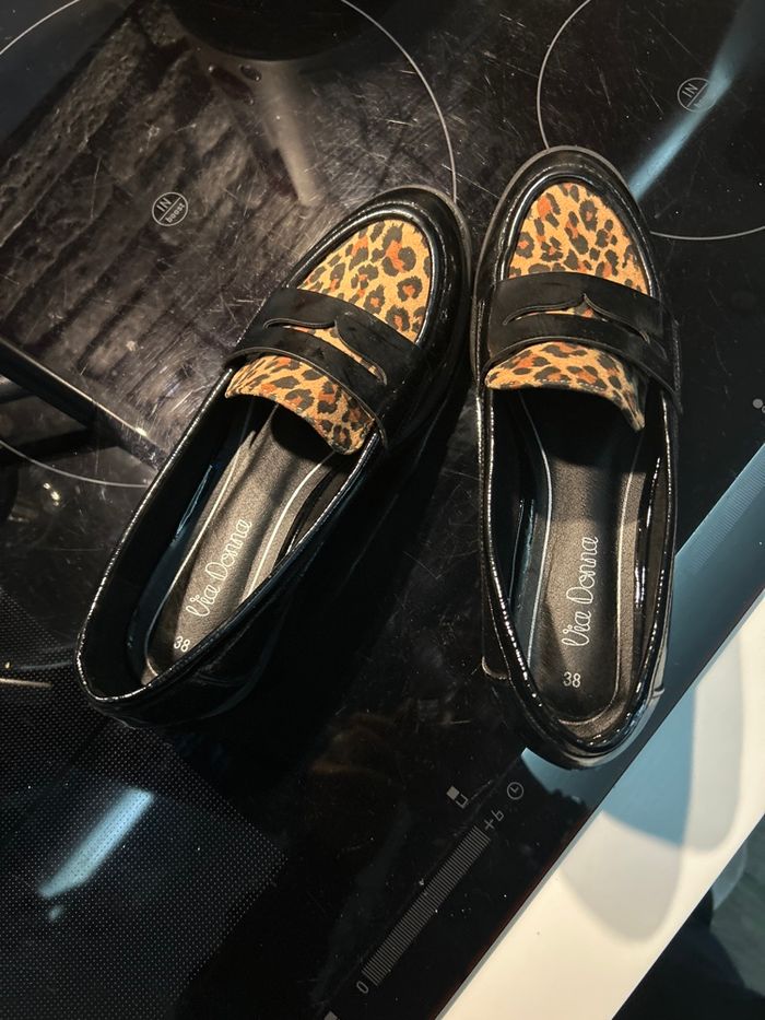 Mocassins, noirs et léopard–pointure 38