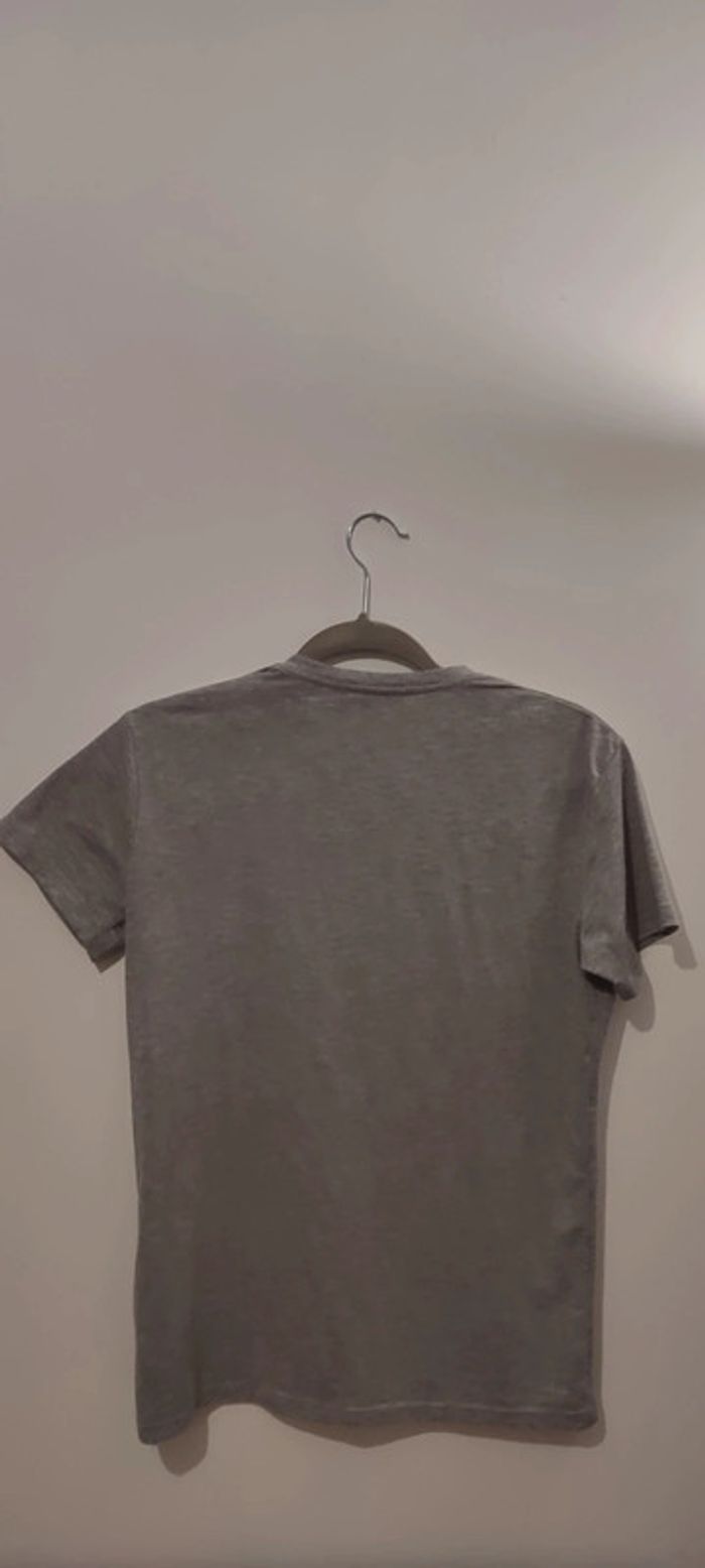 T-shirt Armani M - photo numéro 2