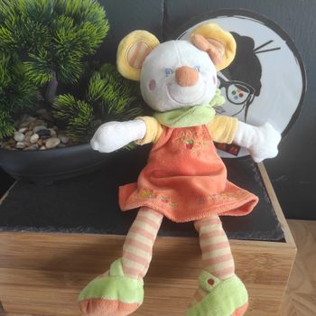 Doudou Souris Robe Orange Foulard Vert  mots d'enfants Leclerc Poussin Pomme