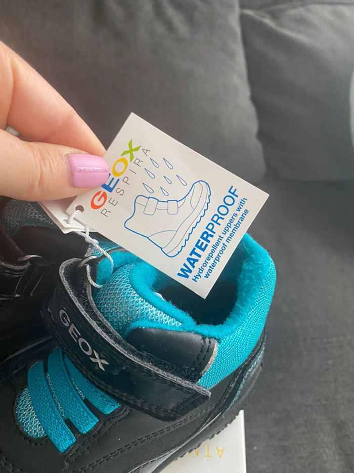 Basket fille ! Taille 23 neuve waterproof - photo numéro 3