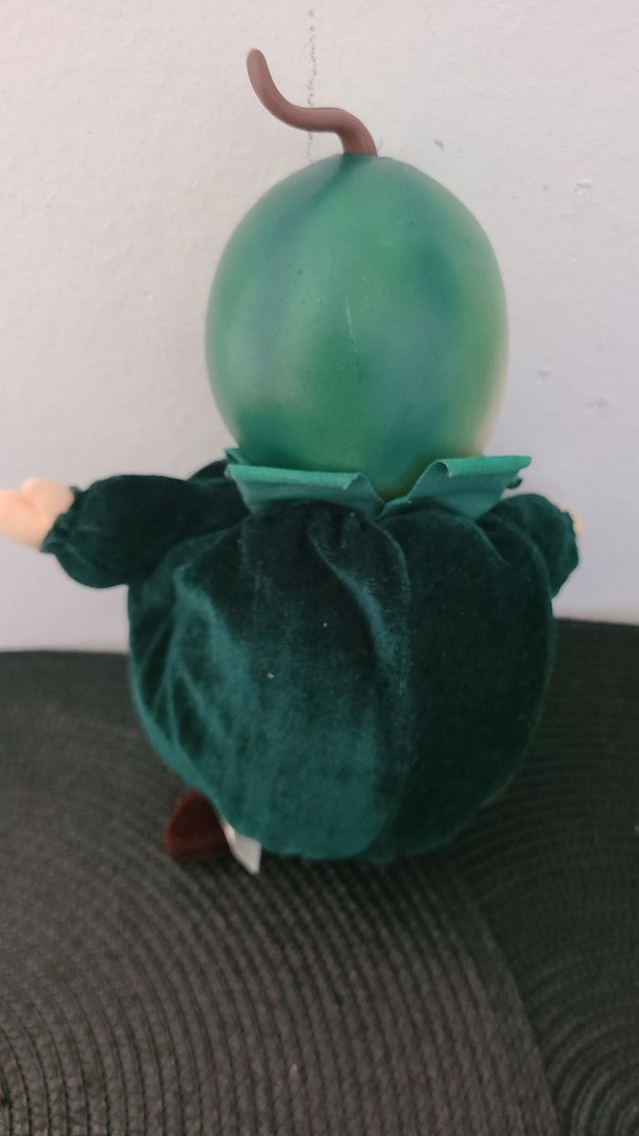 Poupée Kiwi Fruit Baby/People 1999 Tête en plastique Corps en tissu Haricot Vintage - photo numéro 3