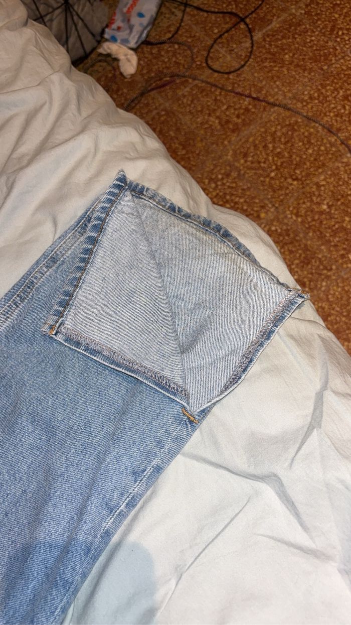 Jean troué bleu - photo numéro 4