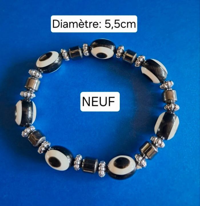 Bracelets NEUFS avec perles et breloques - photo numéro 2