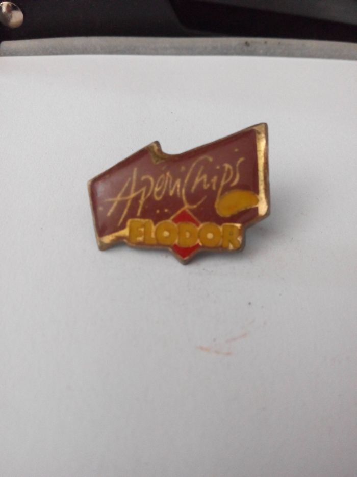 Faby27800 Pin's ApériChips Flodor