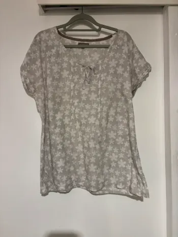 Top femme col V In extenso taille 42/44 en très bon état