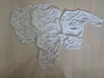 Lot bodies 1 mois