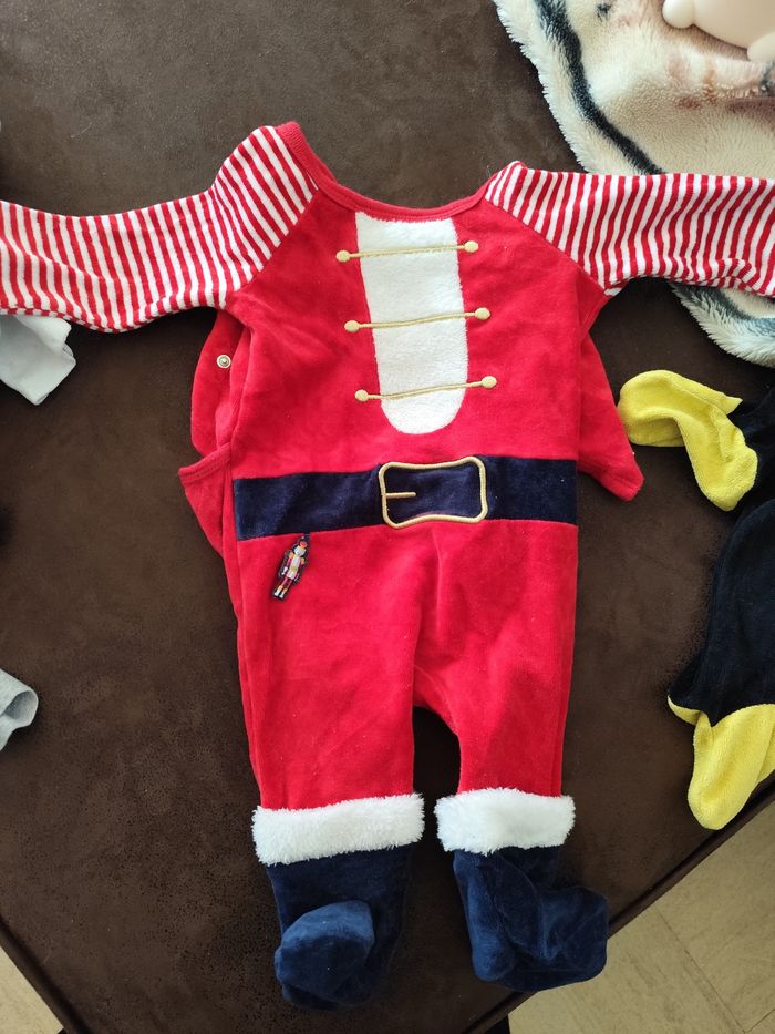 Lot 2 pyjamas 9 mois