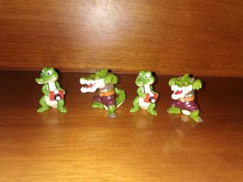 Lot crocodiles