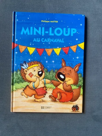 Mini loup au carnaval
