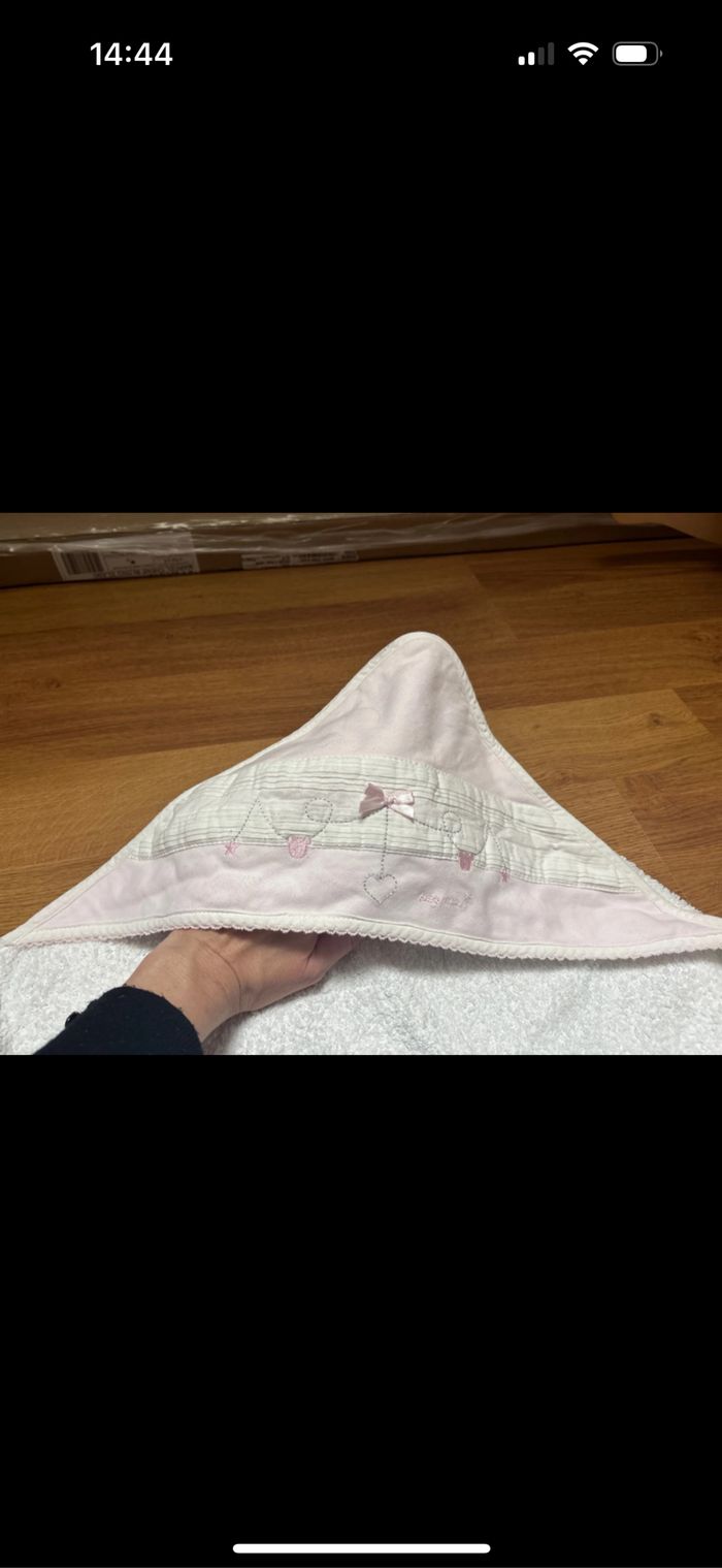 Cape de Bain / sortie de Bain Bebe fille 75*75cm neuf - photo numéro 2