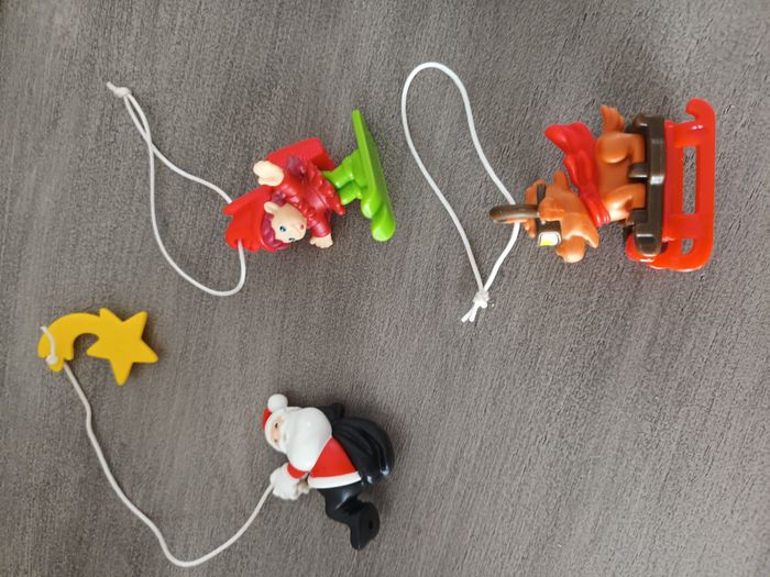 Lot de figurines de Noël Kinder