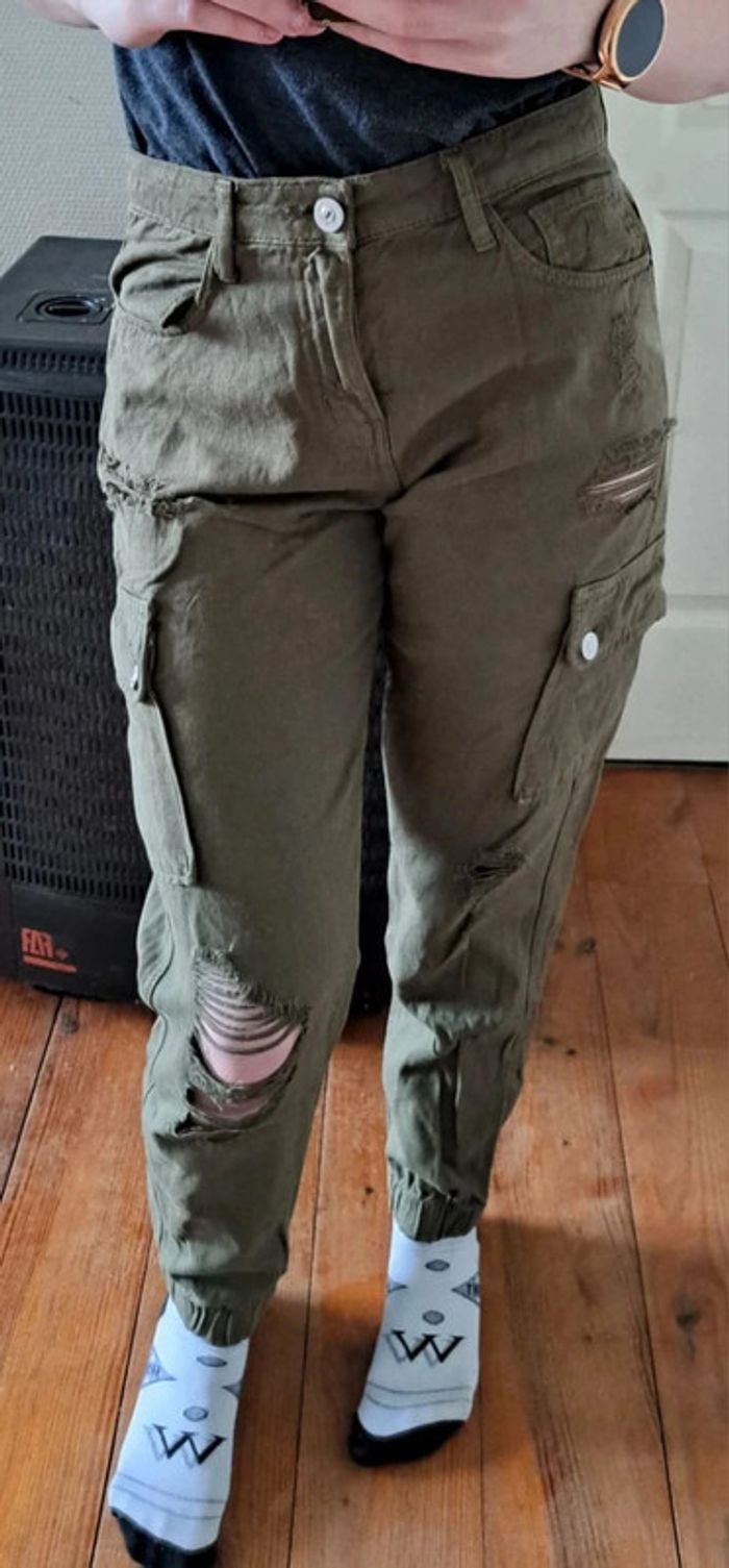 Pantalon cargo kaki troué original pants - photo numéro 2
