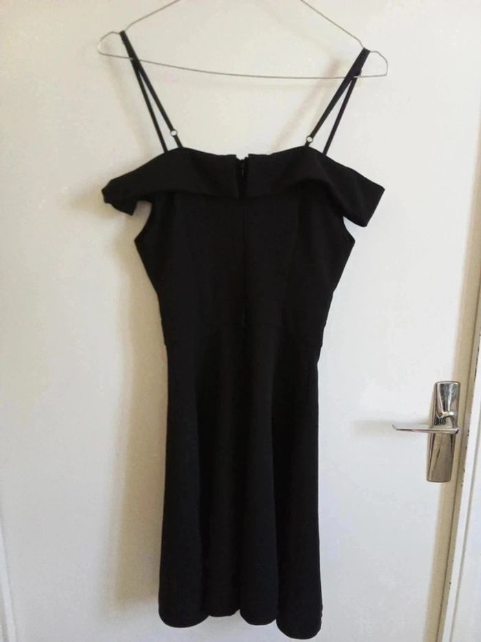 Robe noire offerte - photo numéro 3