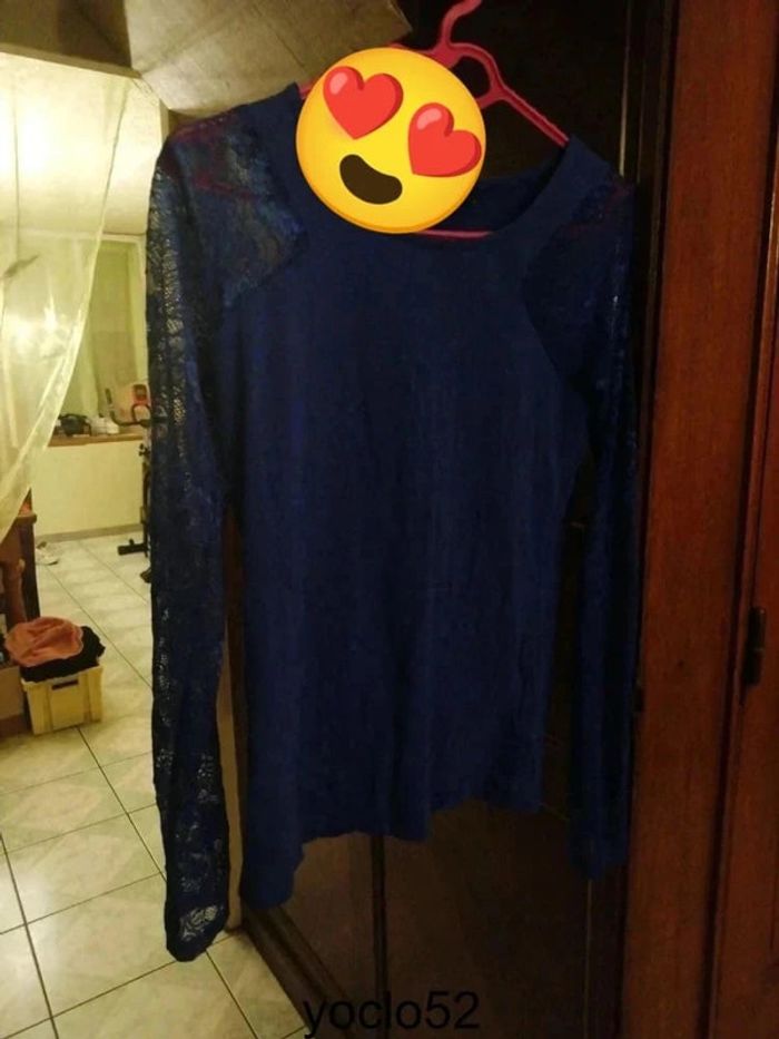 T-shirt bleu manches en dentelle taille M/38 - photo numéro 5