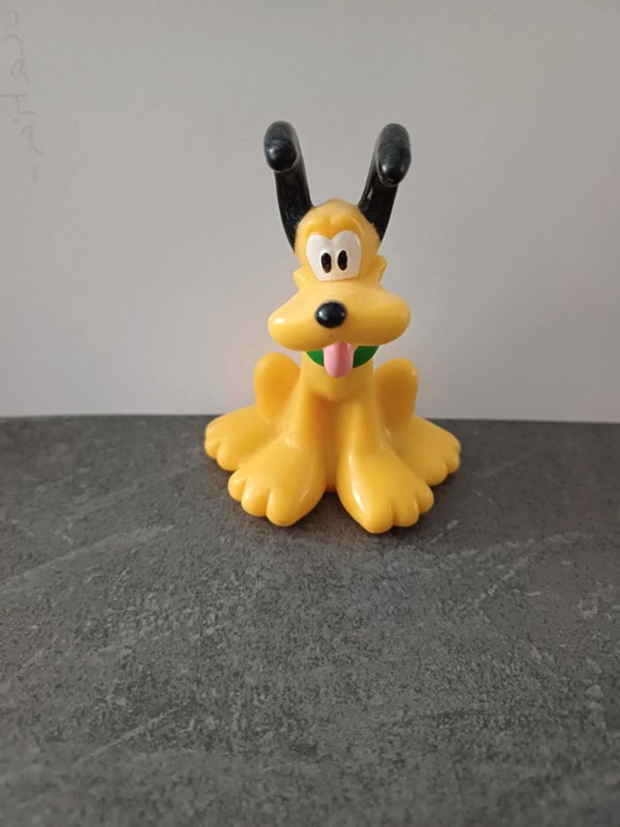 Figurine plutôt assis 2008