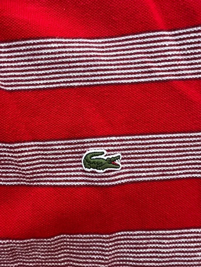 Polo Lacoste à rayures rouge et blanc taille S - photo numéro 2
