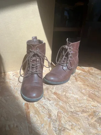 Bottine marron aspect cuir