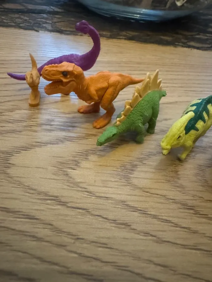 🦖 Lot de 5 petits dinosaures gomme - photo numéro 4