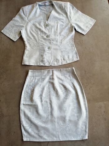 Tailleur jupe et veste bleu ciel manches courtes Taille 38 Pimkie