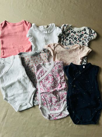 Lot de bodies bébé fille multiple marque