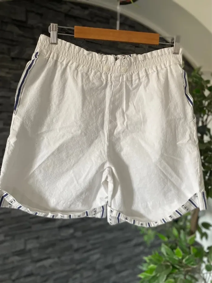 💙🤍Short blanc et bleu marine léger – Taille 42 – Parfait pour l’été 💙🤍 - photo numéro 6