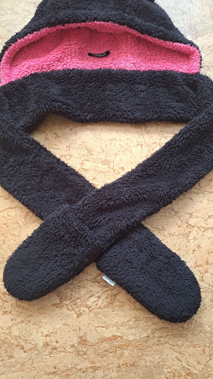 Bonnet écharpe et moufles 3 en 1 - photo numéro 2