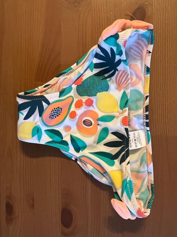 NEUF (non porté) 🏷🩷🩷🩷 superbe maillot de bain 2 pièces 10 ans fille🩷🩷🩷 - photo numéro 2