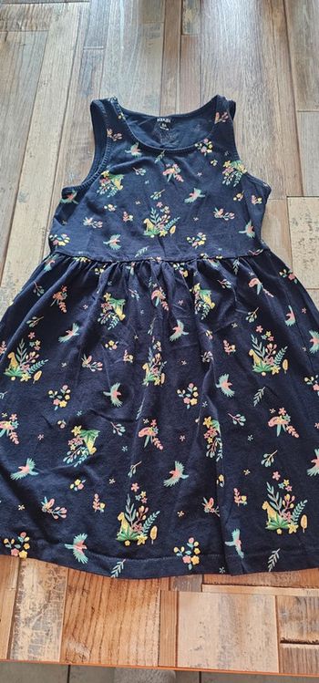 Robe été fille Taille 8 ans mais plutôt 6-7ans kiabi