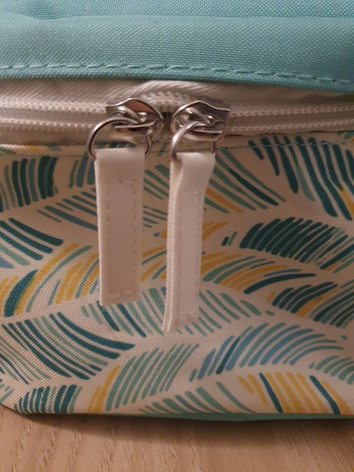 Petite trousse de toilette - photo numéro 2