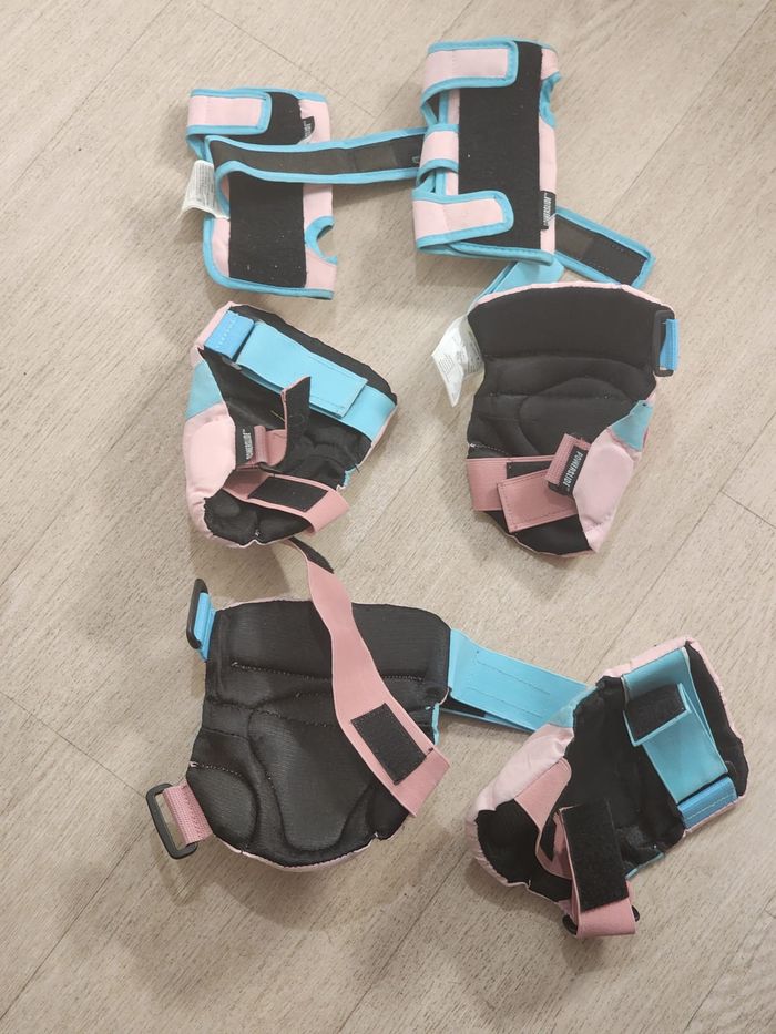 Kit protections enfant – casque + genouillères/coudières/poignets - photo numéro 5