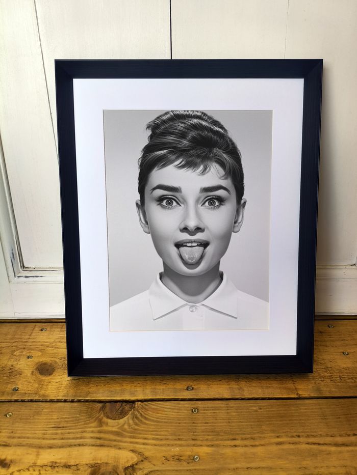 Affiche Poster Audrey Hepburn A3 (30x42cm / 12x16") – Portrait noir & blanc moderne, déco murale