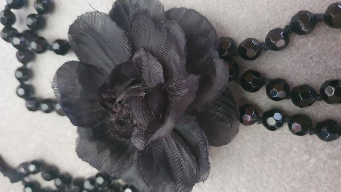 Collier fantaisie long noir - photo numéro 3