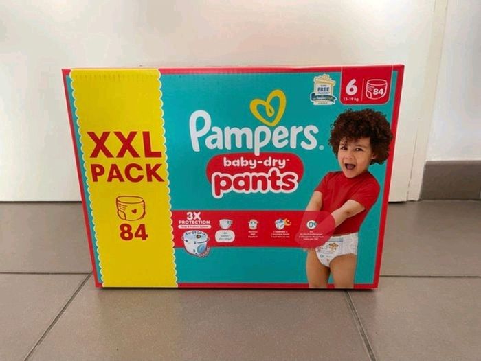 74 couches pampers pants taille 6