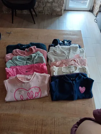 Lot pulls 24 mois 2 ans