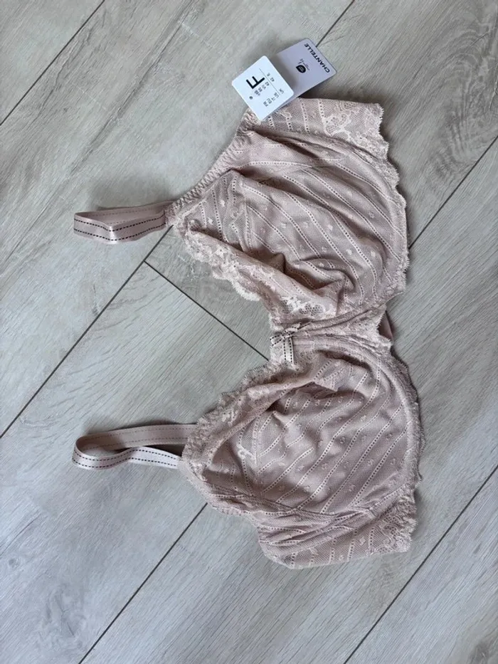 Soutien-gorge Chantelle beige