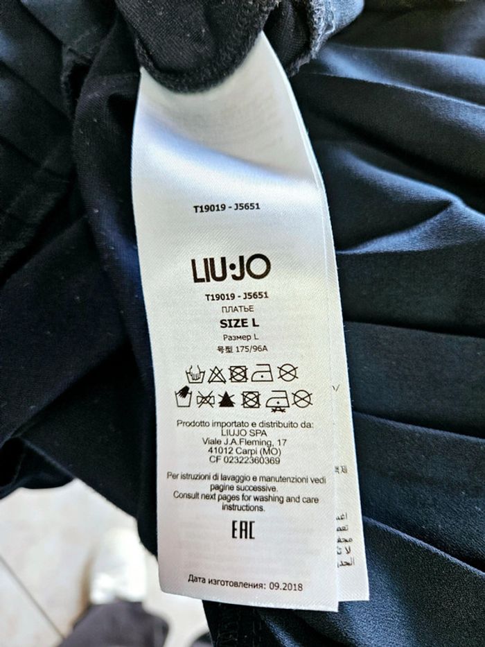 Robe Liujo taille 42 - photo numéro 3