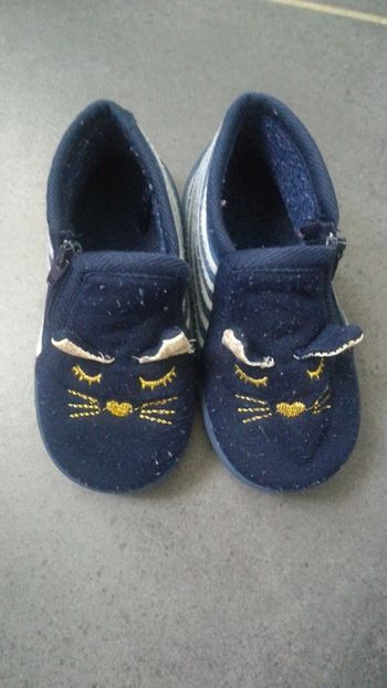 Chaussons bleus chat P. 21