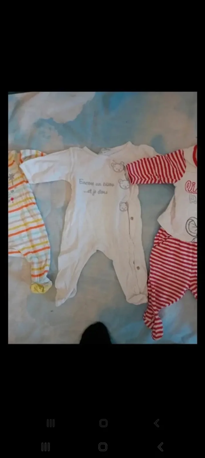 Pyjama leger 3mois - photo numéro 2