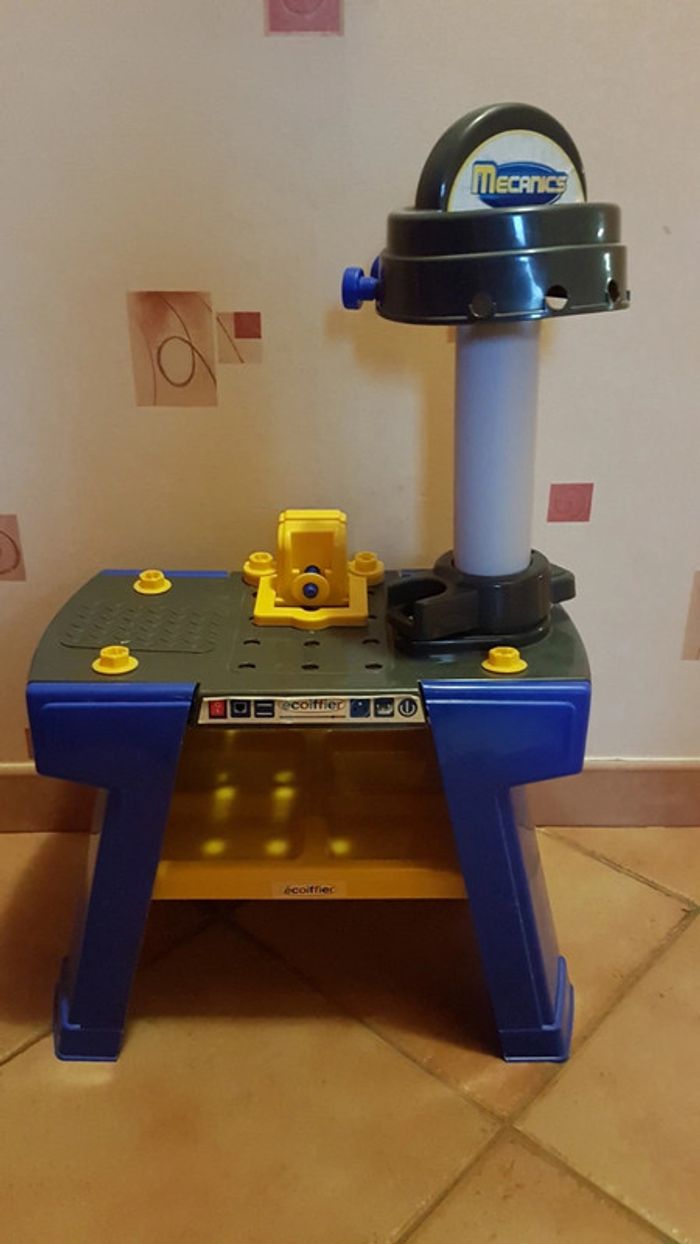Etabli ecoiffier mecanics avec accessoires