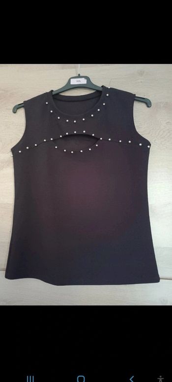 Débardeur Noir très beau débardeur taille unique