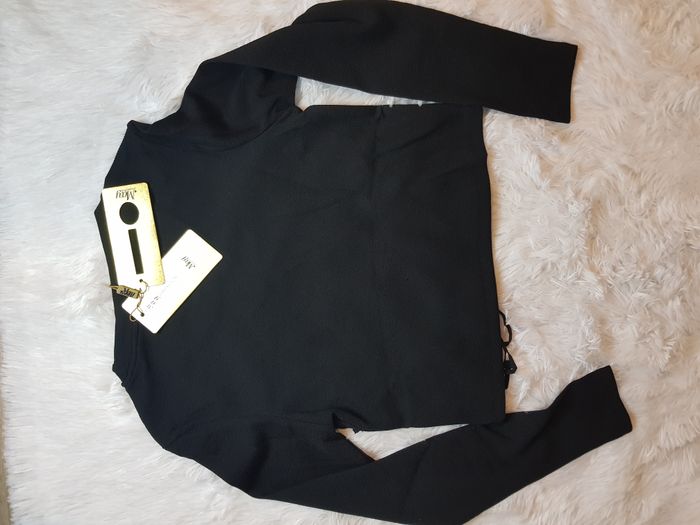 Crop top manches longues noir Taille M/L Neuf - photo numéro 2