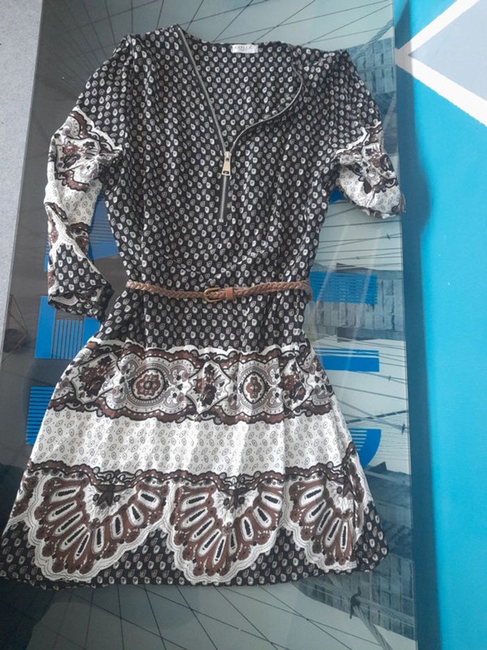 Robe légère décoltée