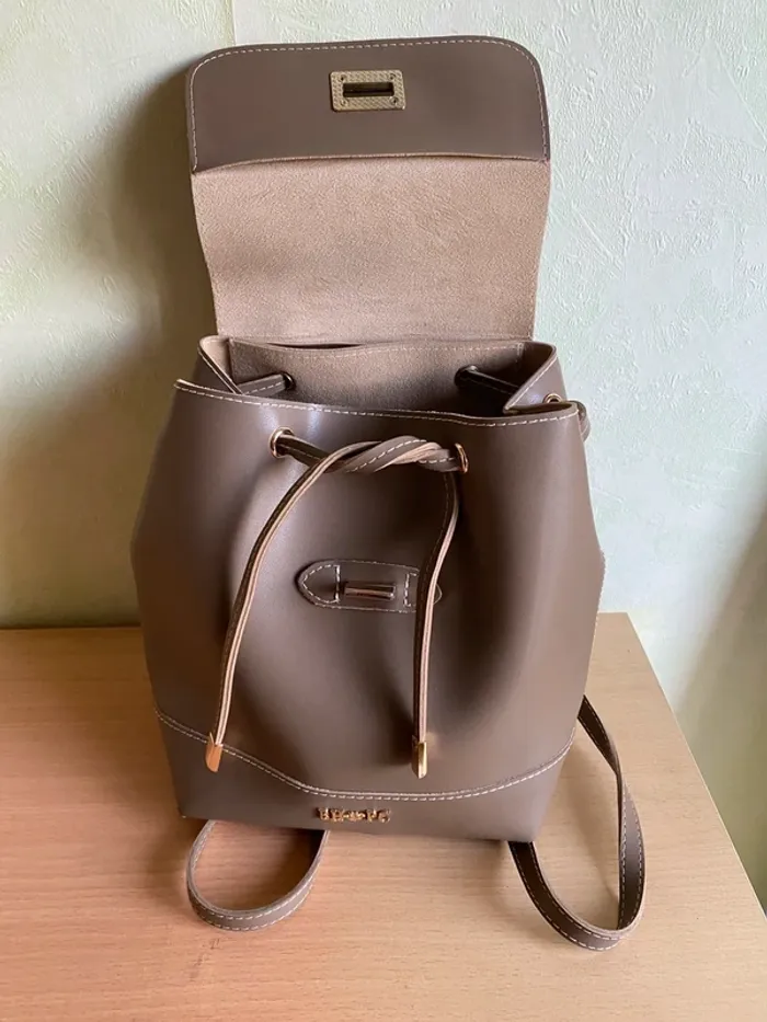Sac à dos 26x23x9 Taupe Bevely Hills Polo Club - photo numéro 2