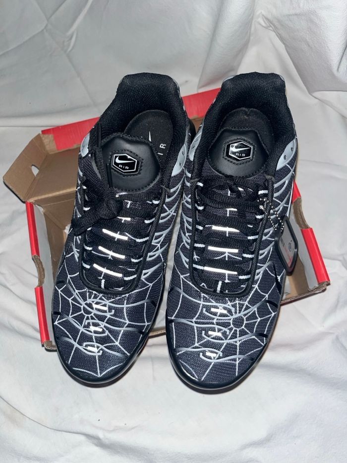Nike TN noire et blanche style « araignée » - photo numéro 3
