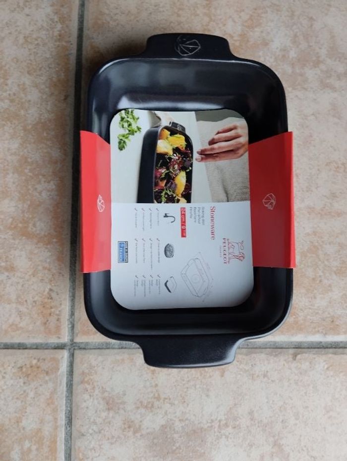 plat Peugeot Stoneware 24cm