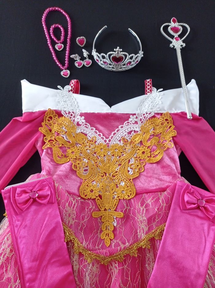 Déguisement robe princesse la belle au bois dormant 5-6ans - photo numéro 6