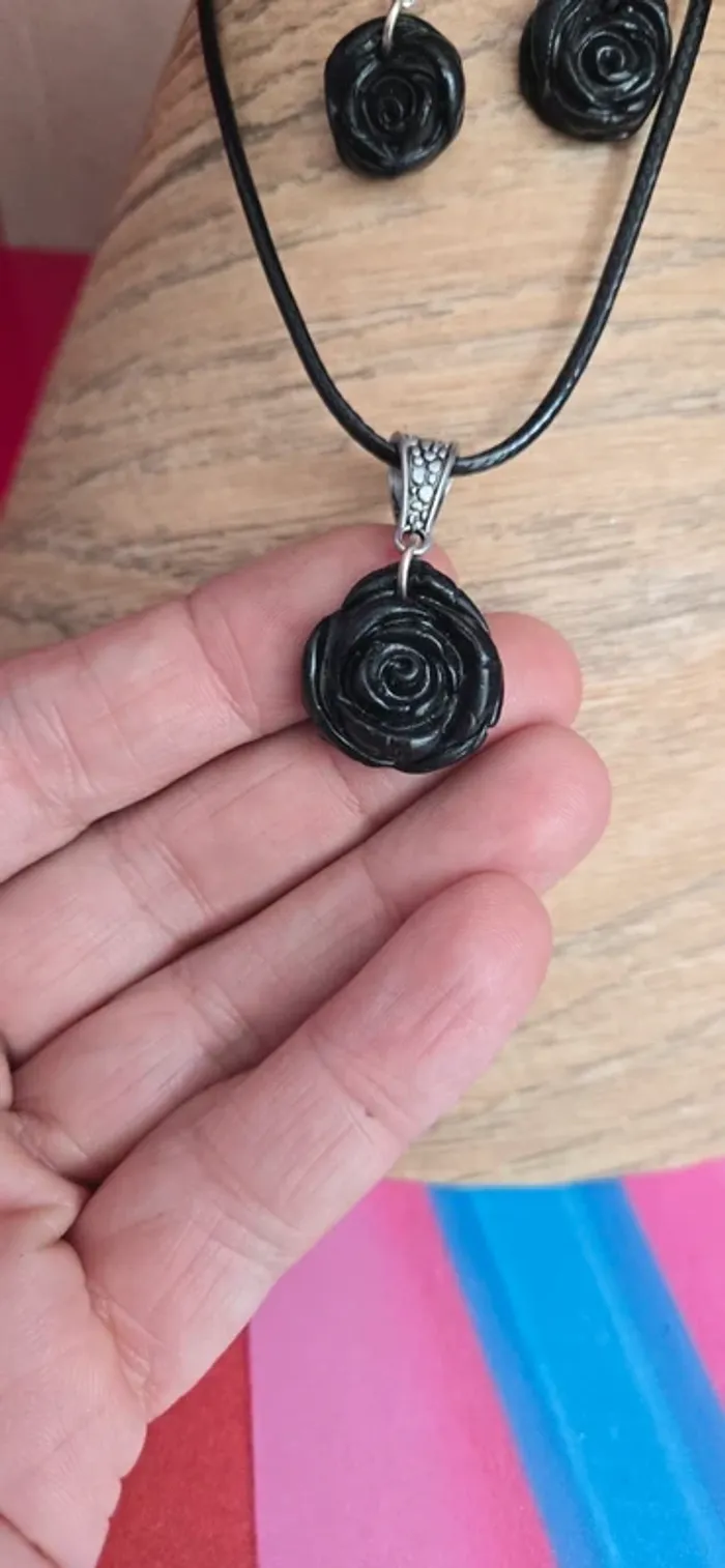 Parure Fimo rose noir neuf - photo numéro 4