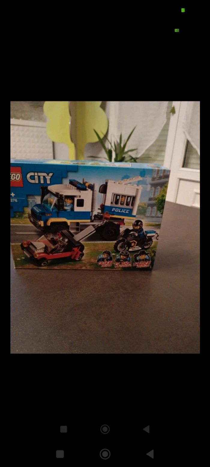 Lego City 60276
complet - photo numéro 3
