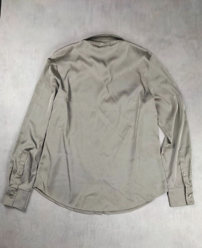 Chemise H&M satinée gris taupe – Taille 40 - photo numéro 2