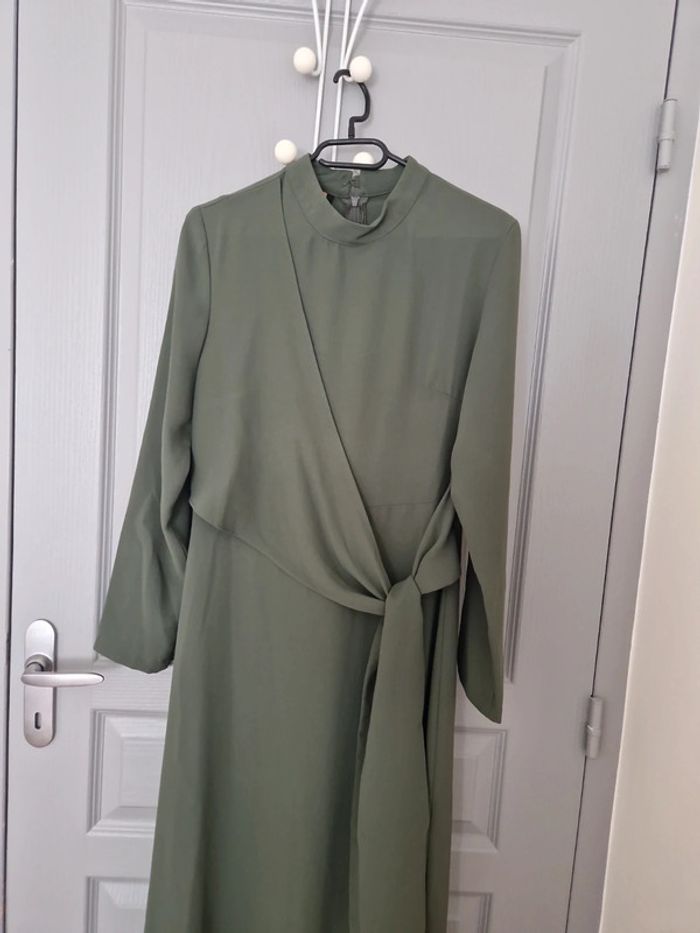 Robe longue à nouer kaki taille M Très bon état - photo numéro 4
